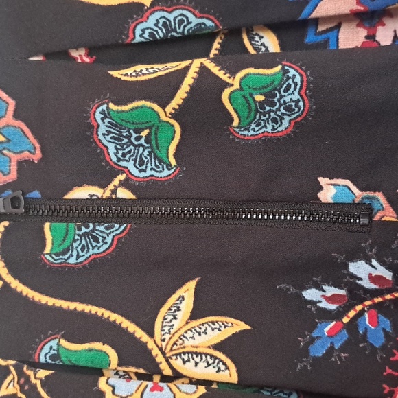 Alice&Olivia pretty Black Floral Mini Skirt w,pleats,pockets EUC sz4 - Picture 6 of 9